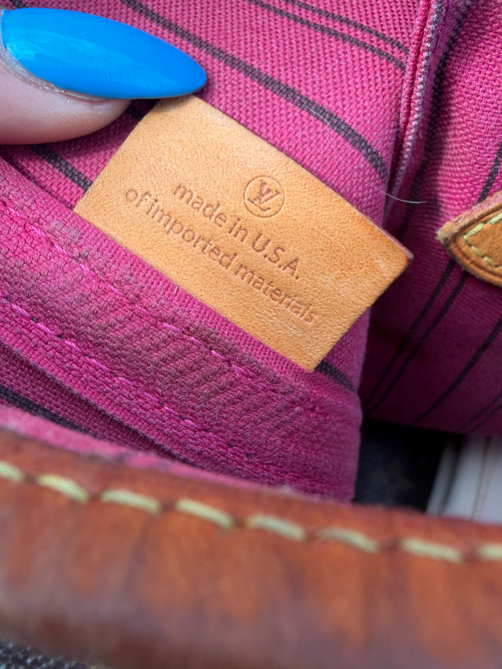 Louis Vuitton Neverfull MM monogram pouch tote pink inner