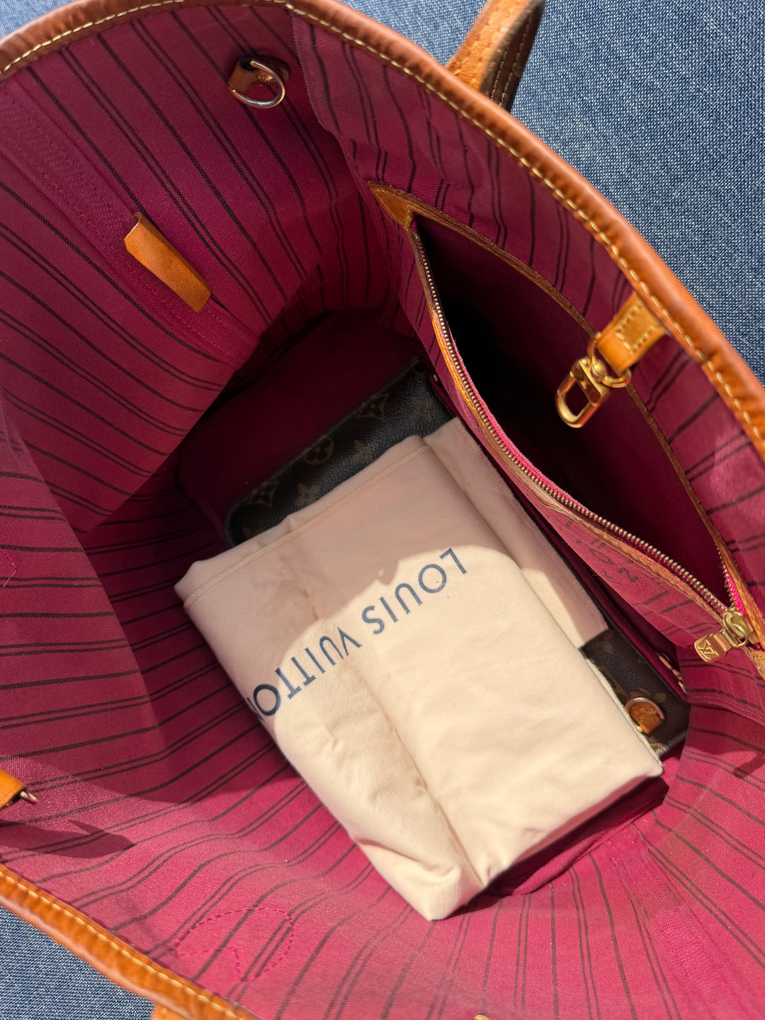Louis Vuitton Neverfull MM monogram pouch tote pink inner