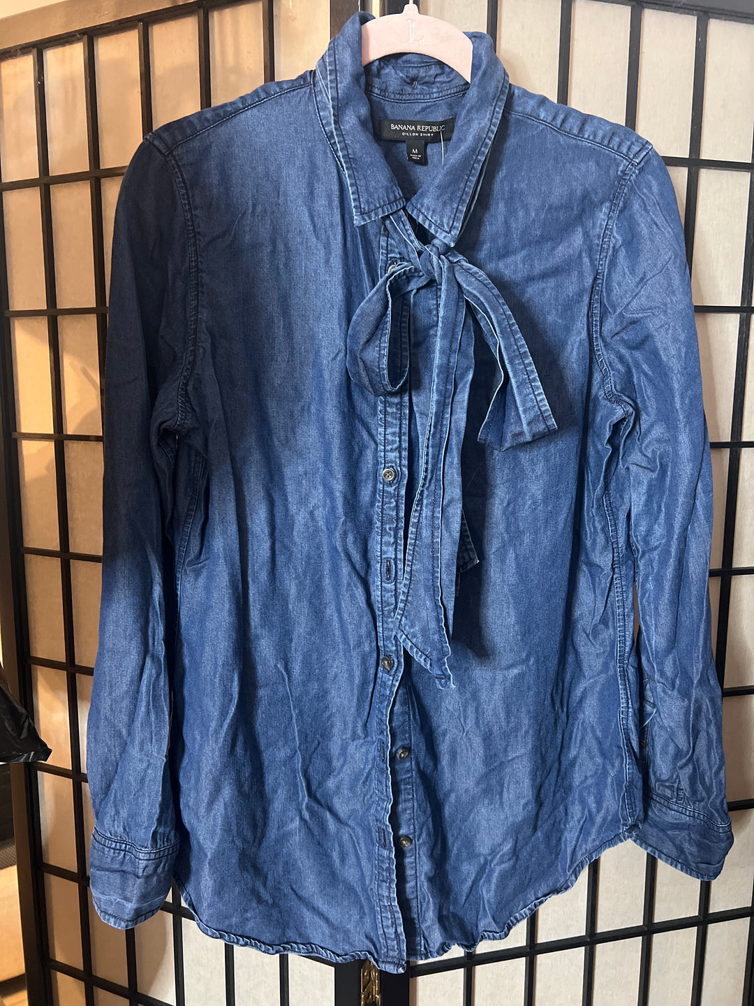 Banana Republic Dillon Denim Tie-Neck Shirt (Size M)