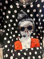 0805 love J polka dot graphic tee sz M